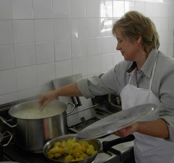 Mitzerl beim Suppentop